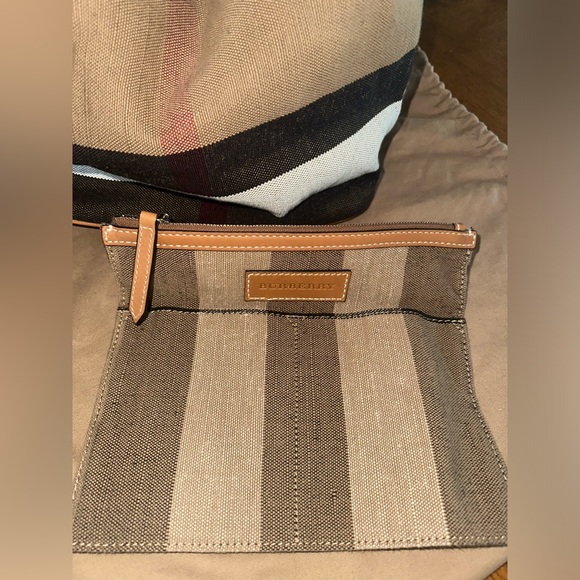 Burberry handbag brand new - Picture 6 of 8